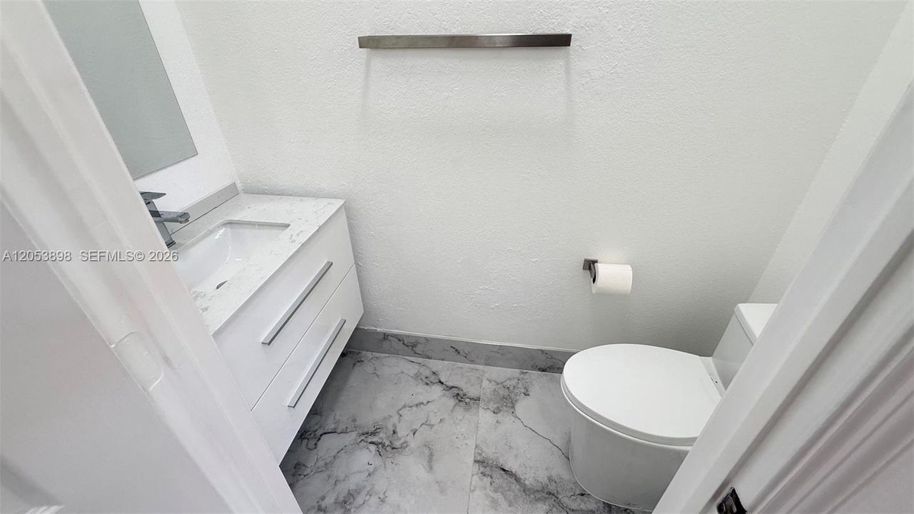 На продажу: $379,000 (3 спален, 2 ванн, 1572 Квадратных фут)