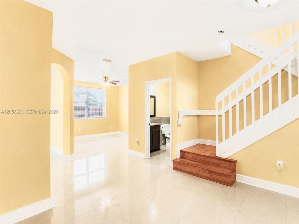 В аренду: $2,500 (3 спален, 2 ванн, 1379 Квадратных фут)