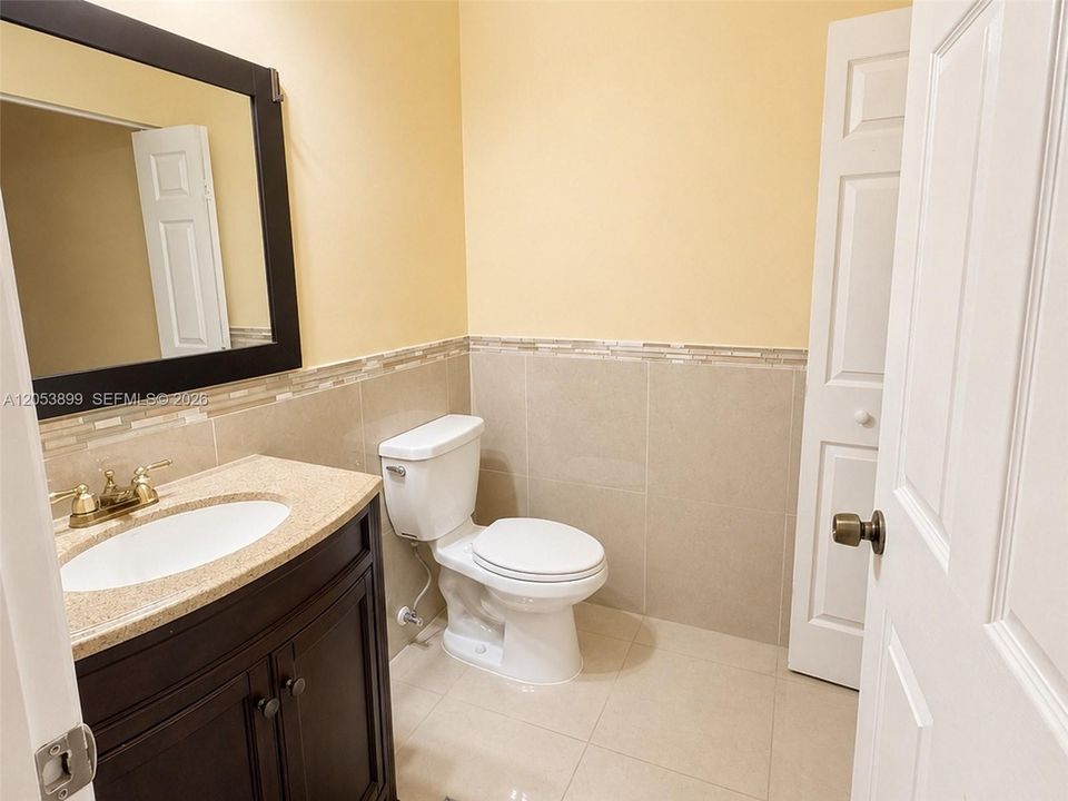 В аренду: $2,500 (3 спален, 2 ванн, 1379 Квадратных фут)