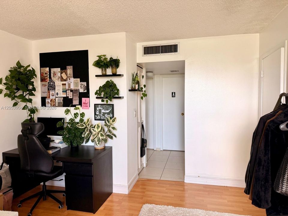 En Venta: $179,000 (1 camas, 1 baños, 741 Pies cuadrados)