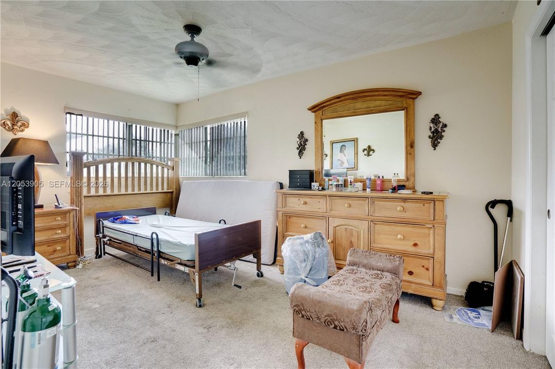 En Venta: $415,000 (2 camas, 2 baños, 1352 Pies cuadrados)