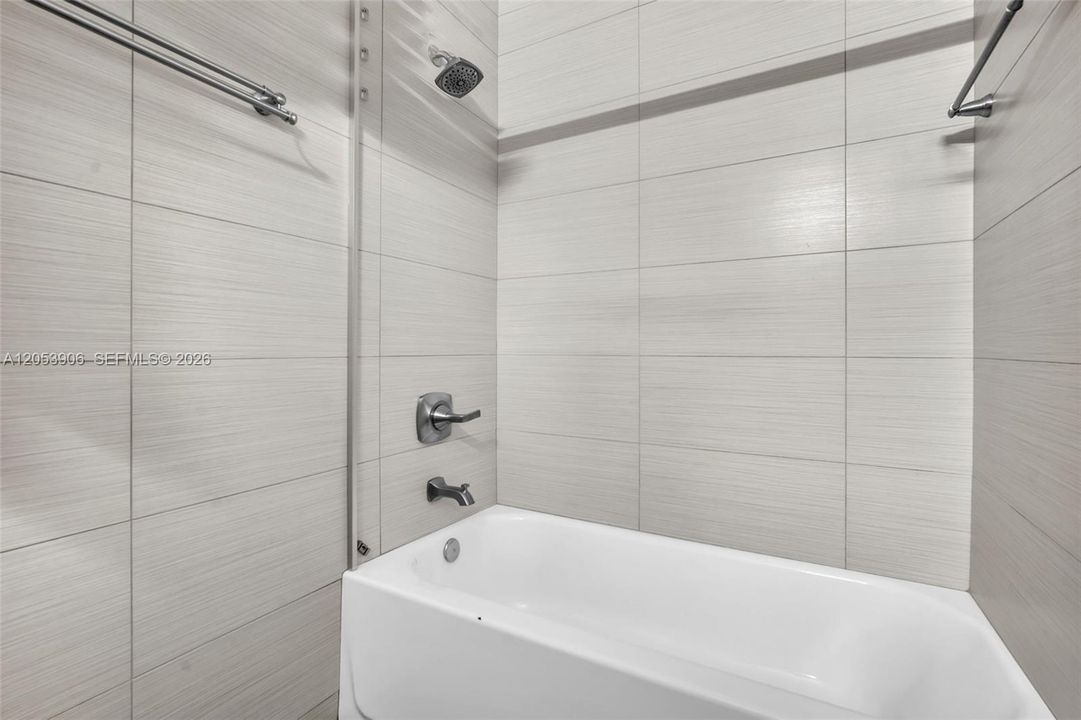 На продажу: $695,000 (4 спален, 3 ванн, 2167 Квадратных фут)