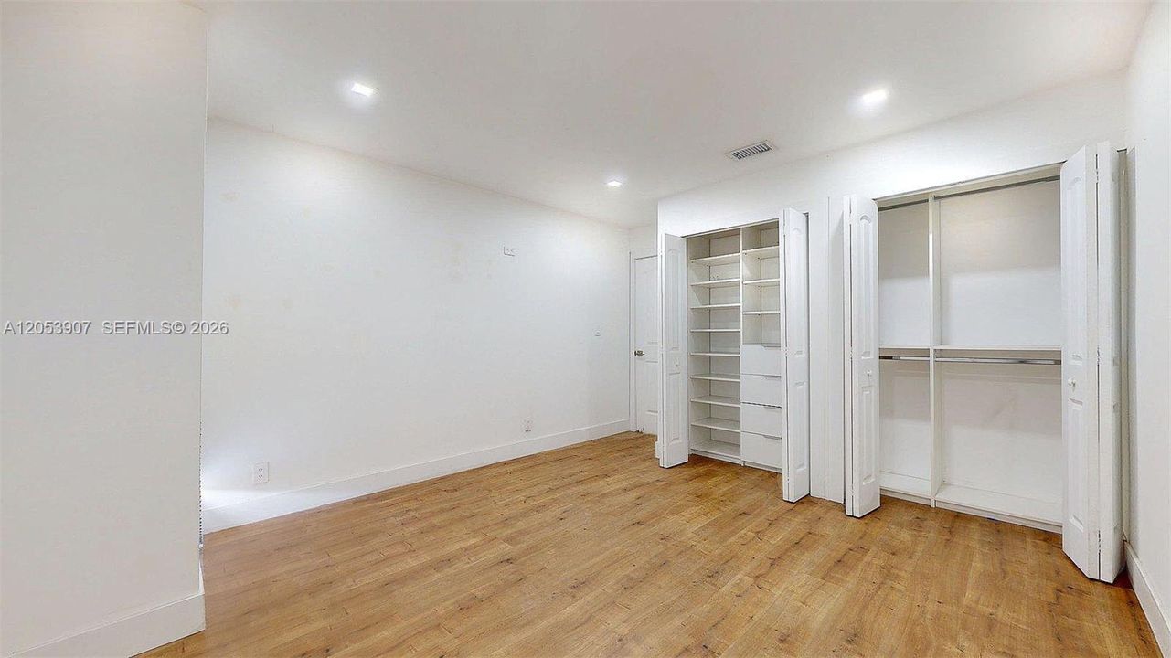 En Renta: $3,500 (4 camas, 2 baños, 2020 Pies cuadrados)