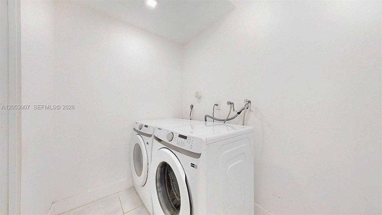 En Renta: $3,500 (4 camas, 2 baños, 2020 Pies cuadrados)