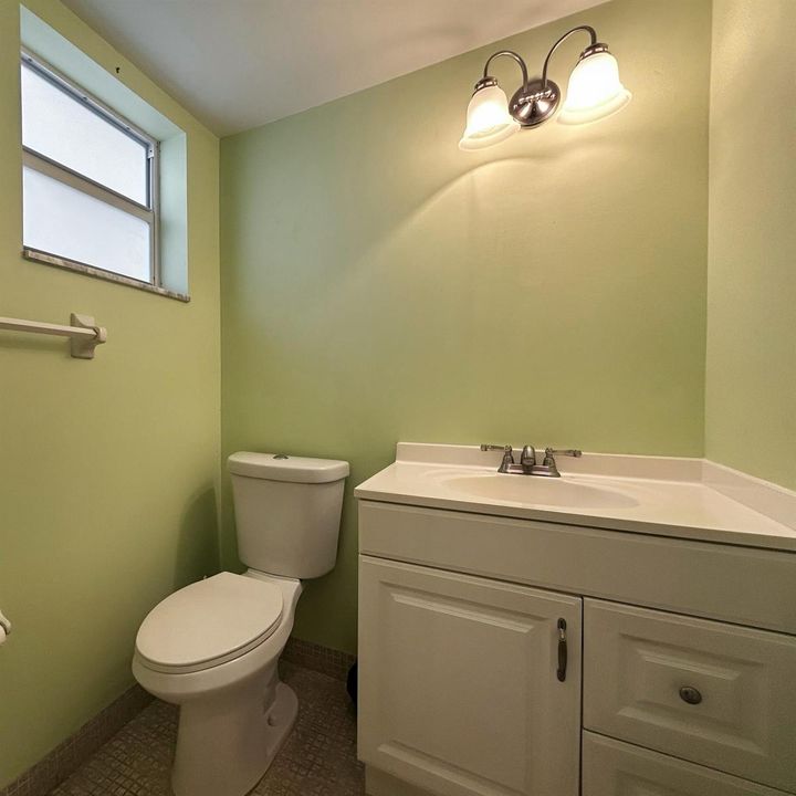 HALF BATH BY FRONT