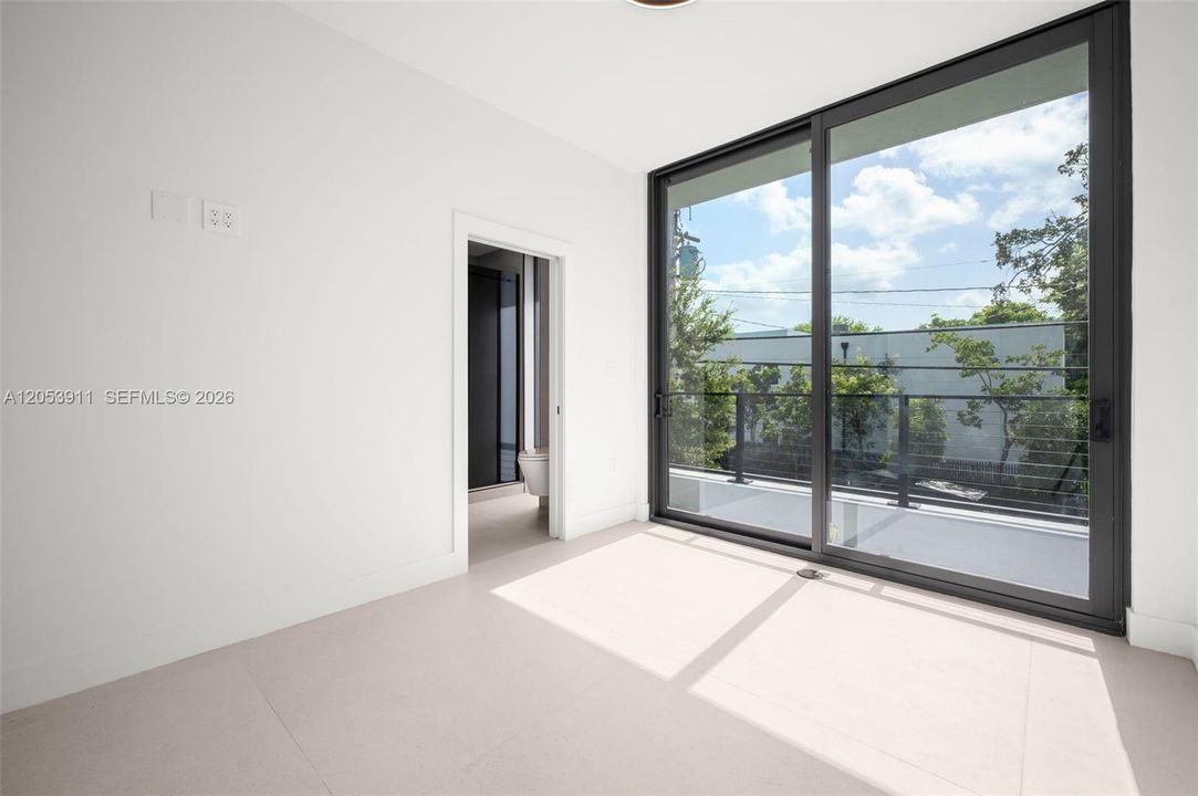 En Venta: $2,990,000 (4 camas, 4 baños, 2643 Pies cuadrados)