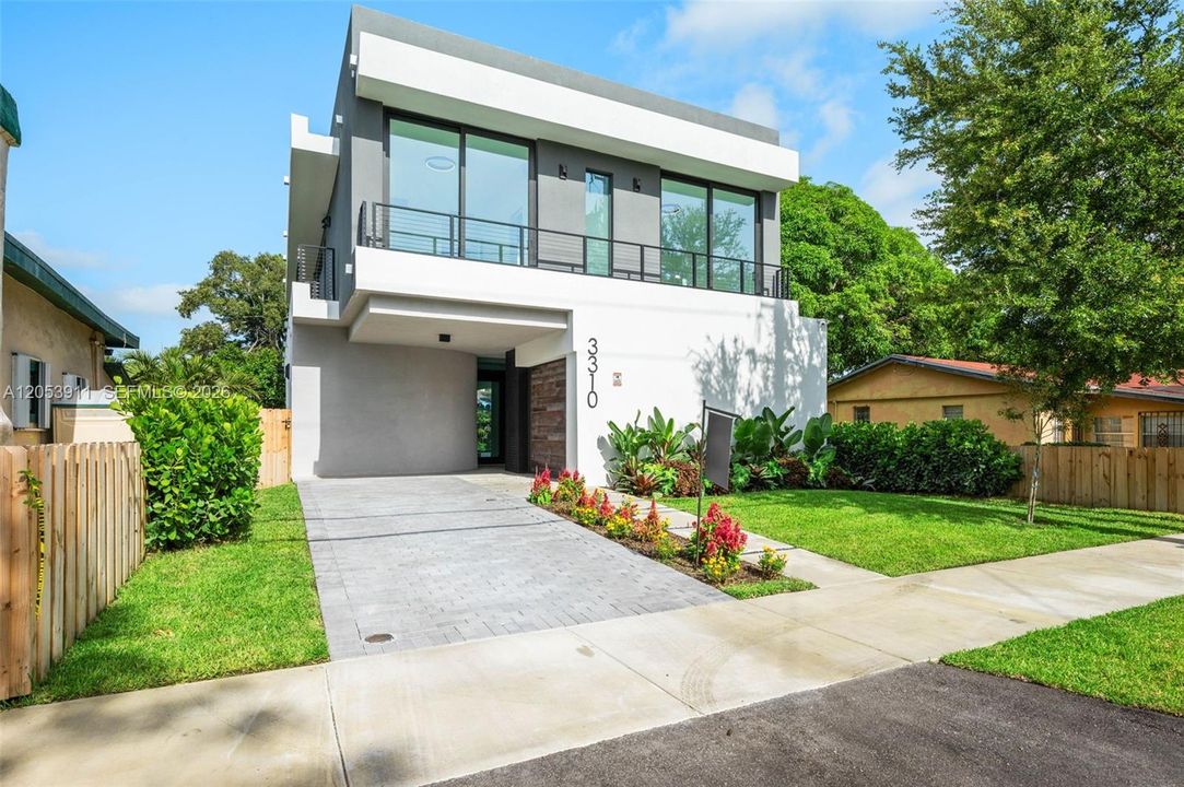 En Venta: $2,990,000 (4 camas, 4 baños, 2643 Pies cuadrados)