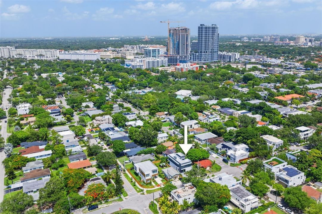 En Venta: $2,990,000 (4 camas, 4 baños, 2643 Pies cuadrados)