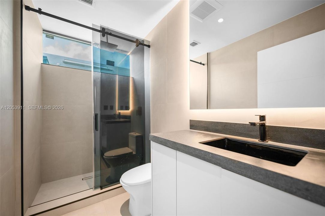 En Venta: $2,990,000 (4 camas, 4 baños, 2643 Pies cuadrados)
