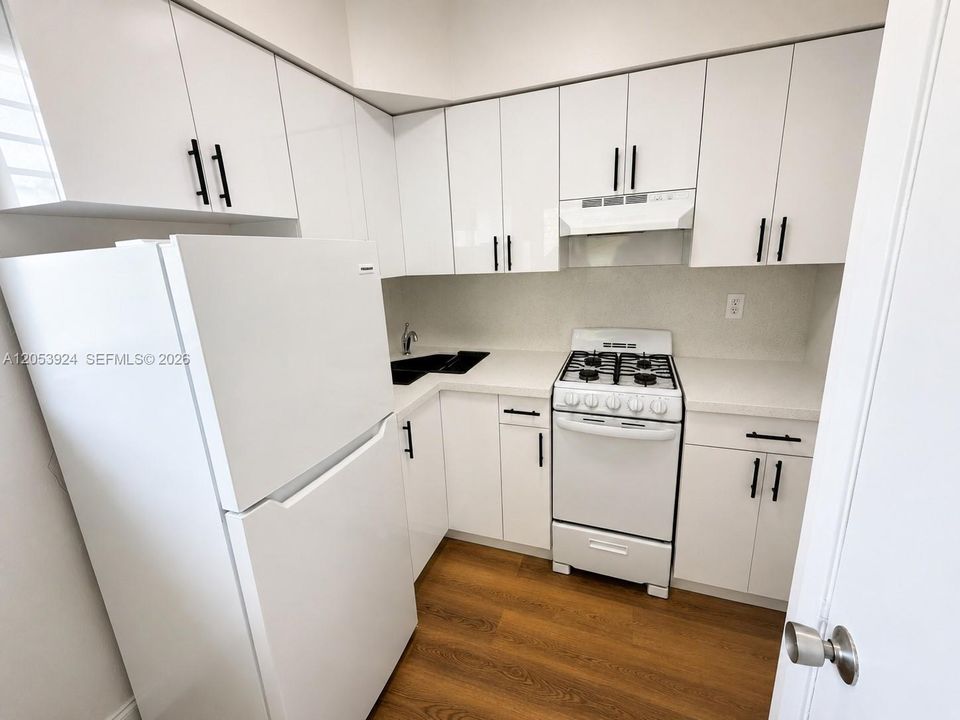 В аренду: $1,750 (1 спален, 1 ванн, 3588 Квадратных фут)