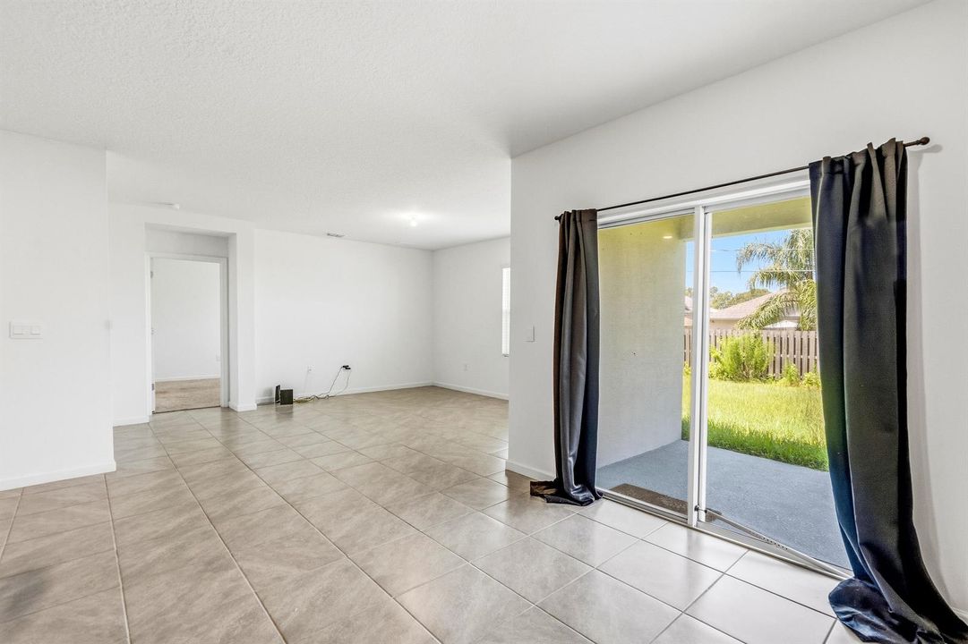 2670 RAMSDALE DR SE-565_49