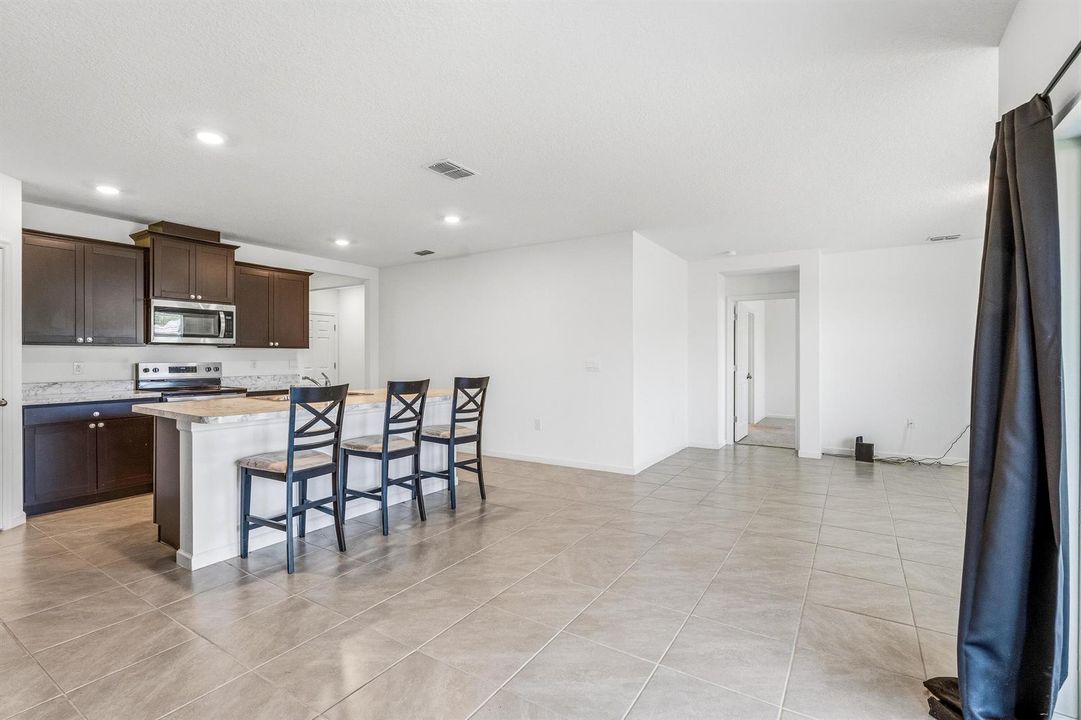 2670 RAMSDALE DR SE-571_50