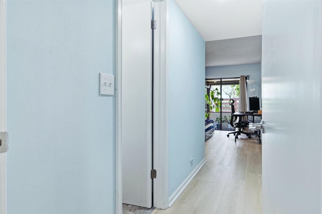Guest suite entrance