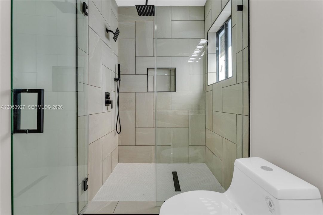 В аренду: $4,300 (4 спален, 2 ванн, 3312 Квадратных фут)