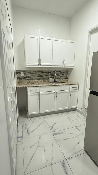 В аренду: $1,250 (1 спален, 1 ванн, 2484 Квадратных фут)