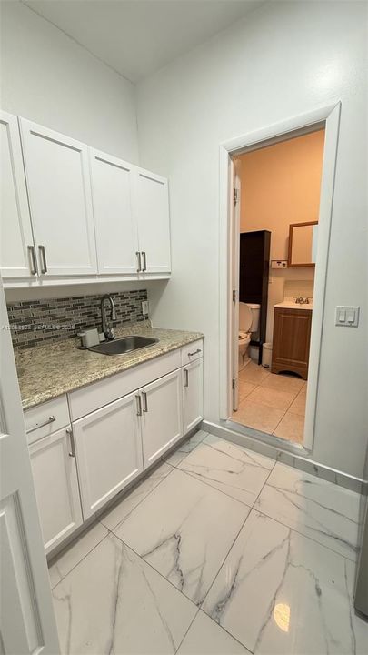 В аренду: $1,250 (1 спален, 1 ванн, 2484 Квадратных фут)