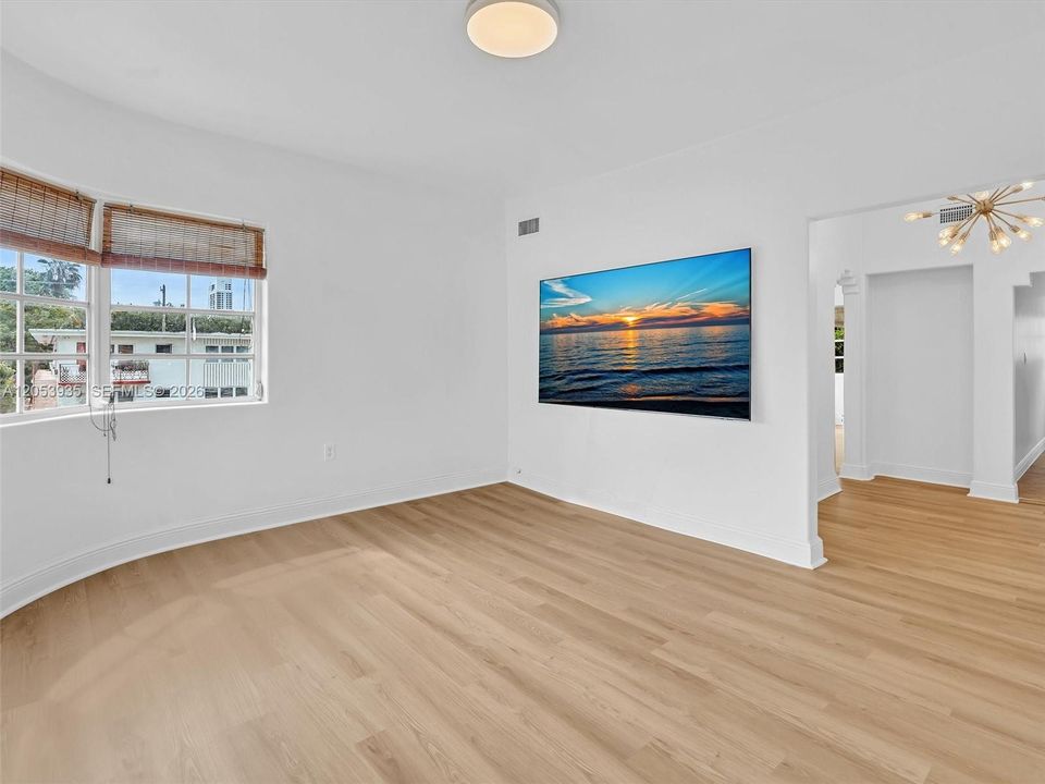 В аренду: $2,395 (1 спален, 1 ванн, 550 Квадратных фут)