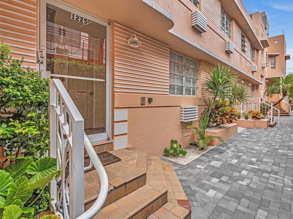 В аренду: $2,395 (1 спален, 1 ванн, 550 Квадратных фут)