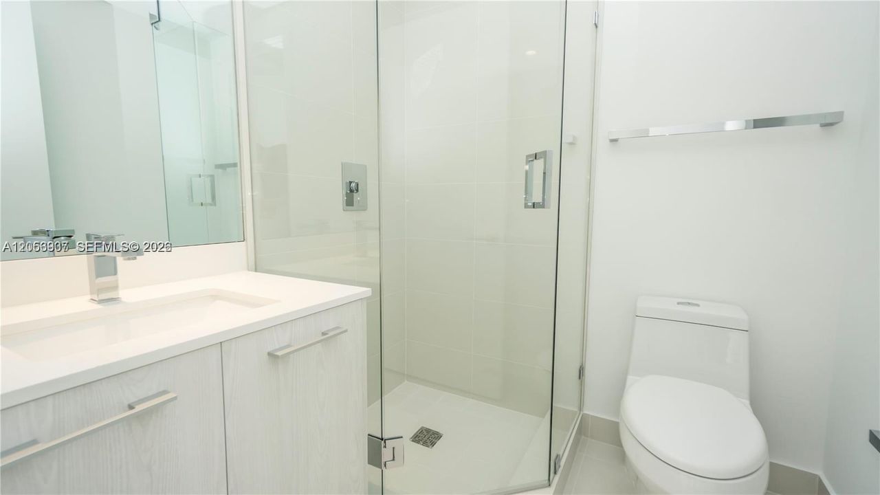 For Rent: $6,600 (2 beds, 2 baths, 1121 Square Feet)