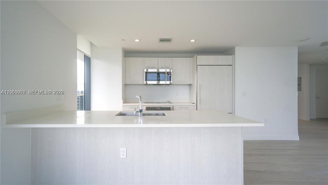For Rent: $6,600 (2 beds, 2 baths, 1121 Square Feet)