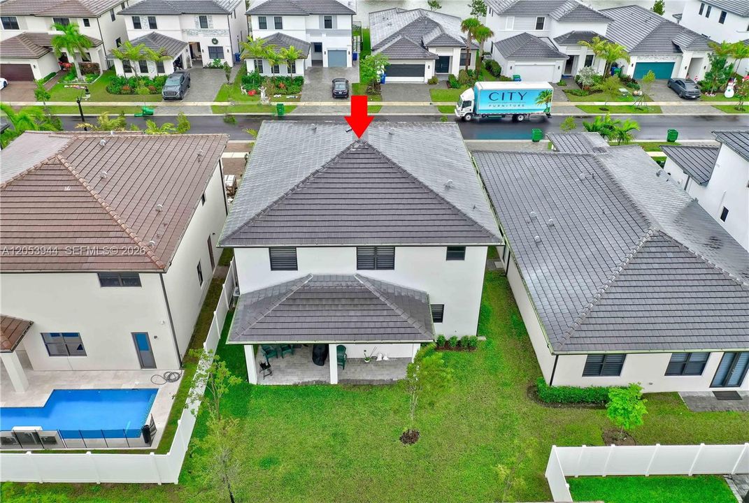 Под контрактом: $5,950 (4 спален, 4 ванн, 3631 Квадратных фут)