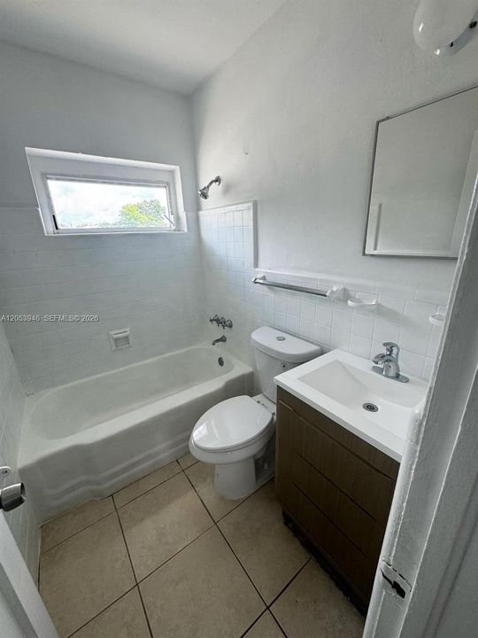 В аренду: $2,350 (2 спален, 1 ванн, 795 Квадратных фут)