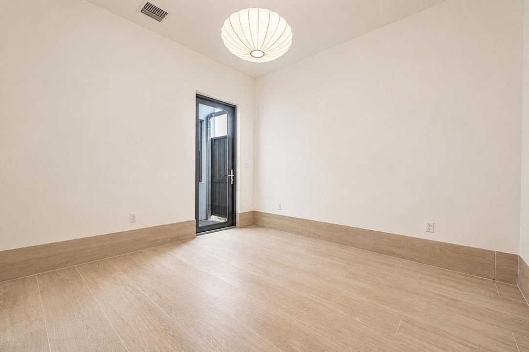 9597 Regal Palm Ct_25