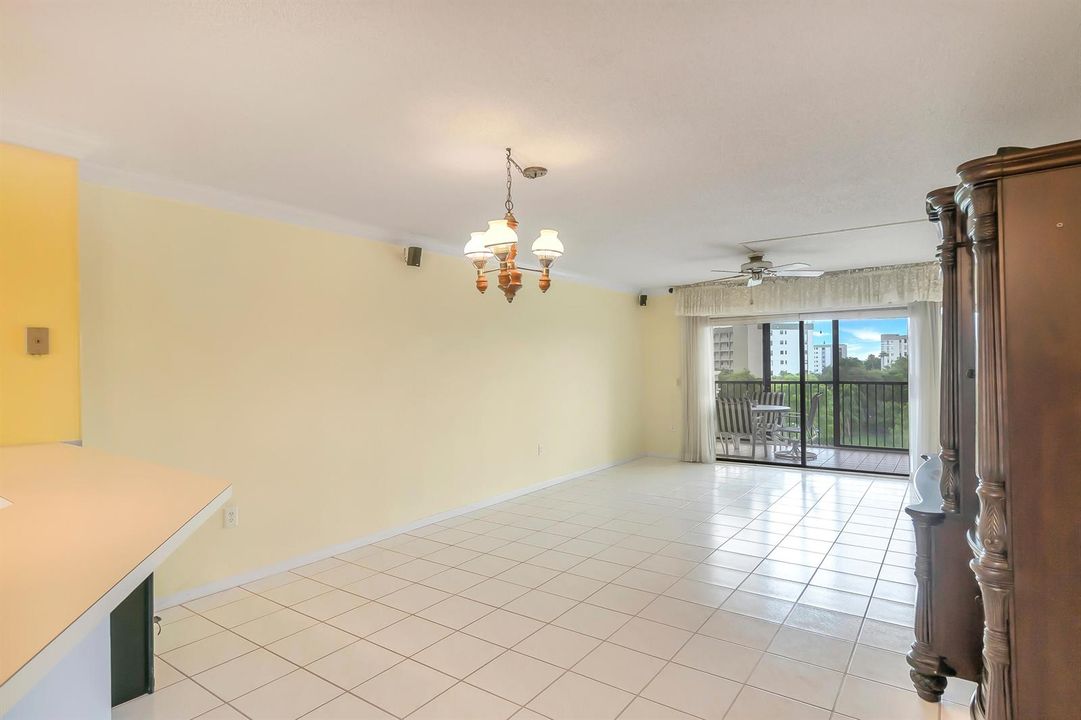 Living/Dining Area