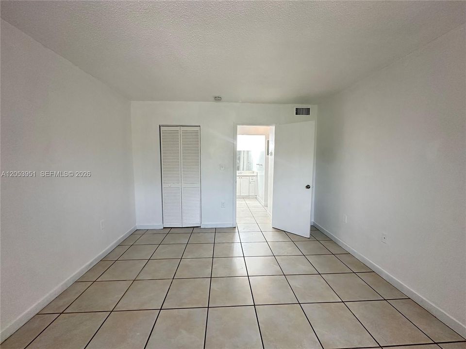 В аренду: $1,799 (1 спален, 1 ванн, 700 Квадратных фут)