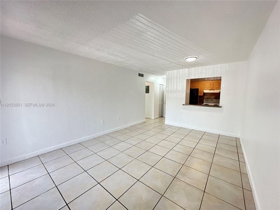 В аренду: $1,799 (1 спален, 1 ванн, 700 Квадратных фут)