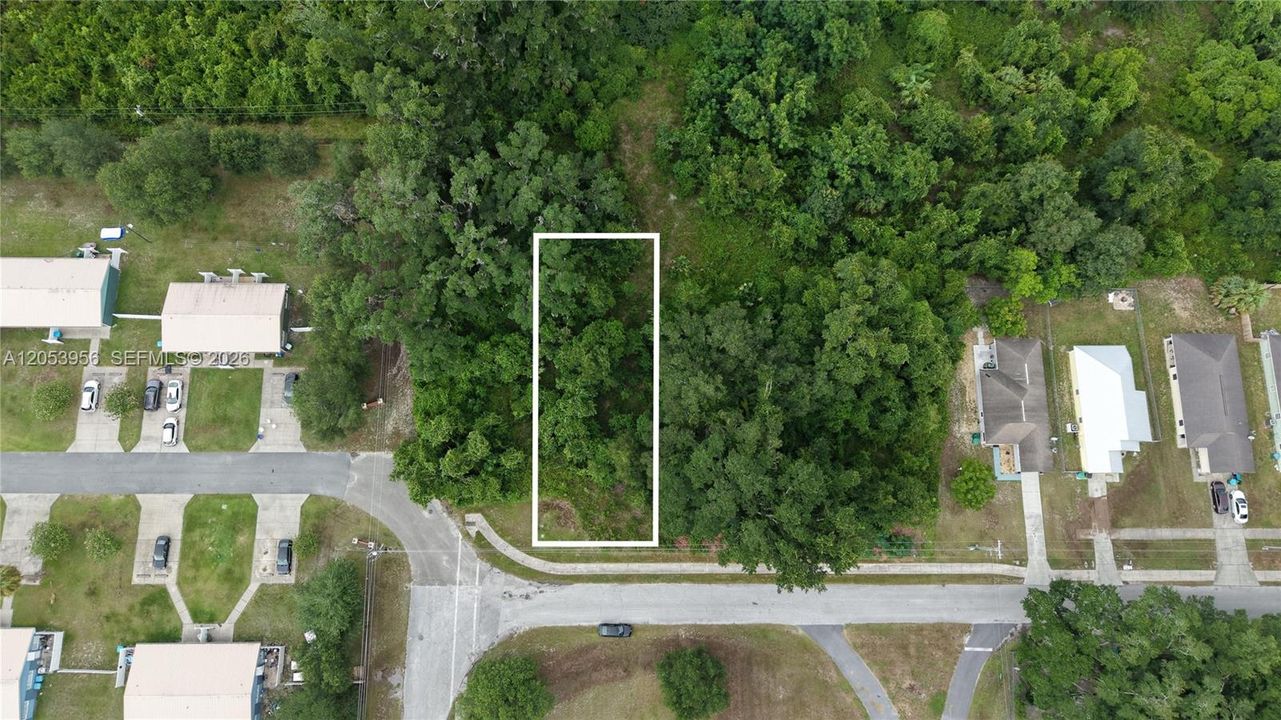 На продажу: $30,000 (0.14 acres)