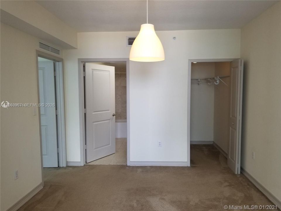 В аренду: $3,390 (2 спален, 2 ванн, 942 Квадратных фут)