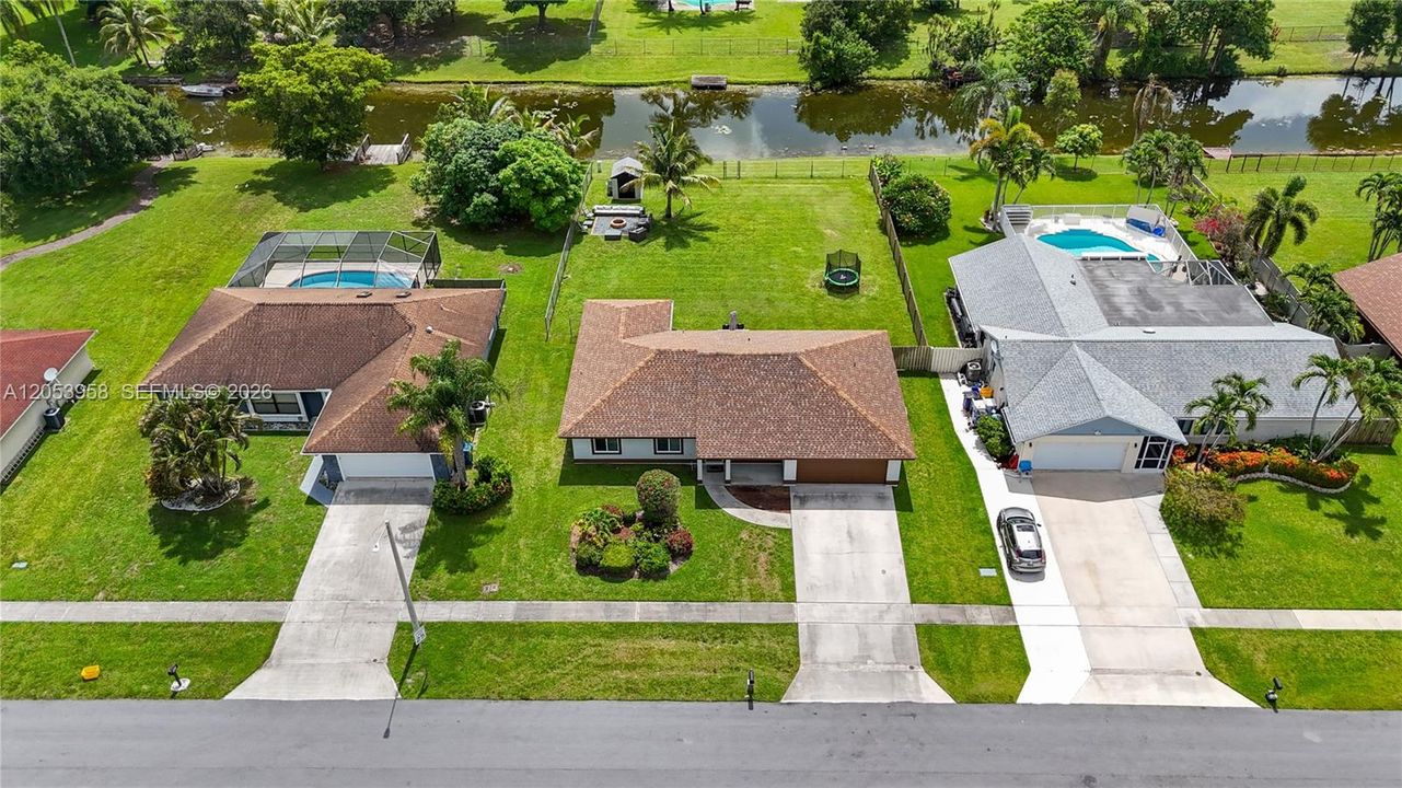 For Sale: $650,000 (4 beds, 2 baths, 2028 Square Feet)