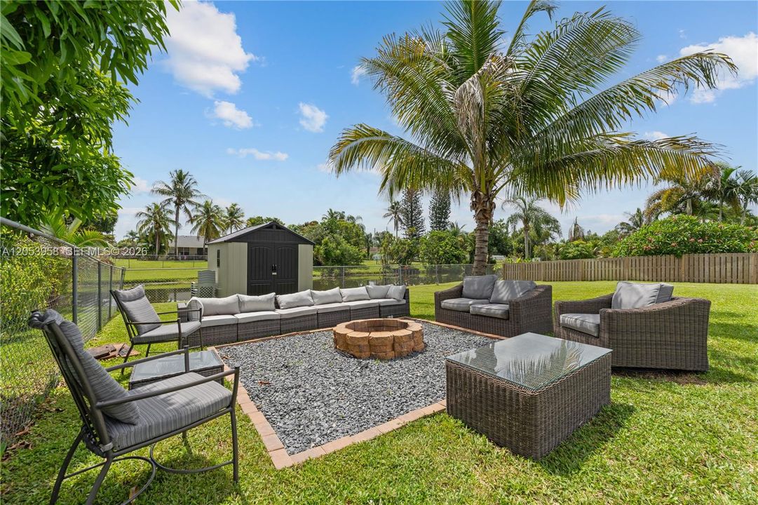 For Sale: $650,000 (4 beds, 2 baths, 2028 Square Feet)