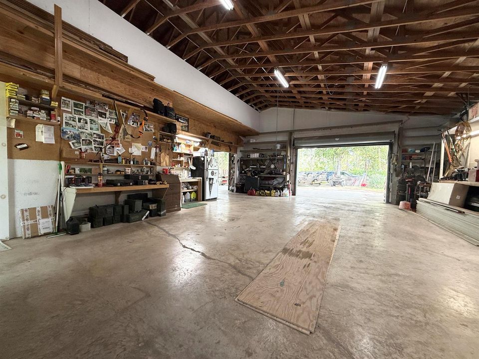 Street View: Garage