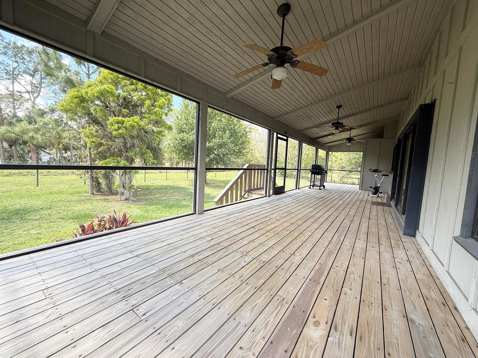 Lanai 1
