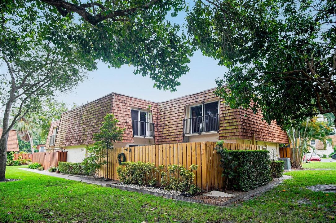 En Venta: $370,000 (2 camas, 2 baños, 1500 Pies cuadrados)