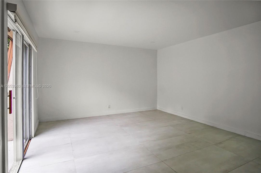 En Venta: $370,000 (2 camas, 2 baños, 1500 Pies cuadrados)