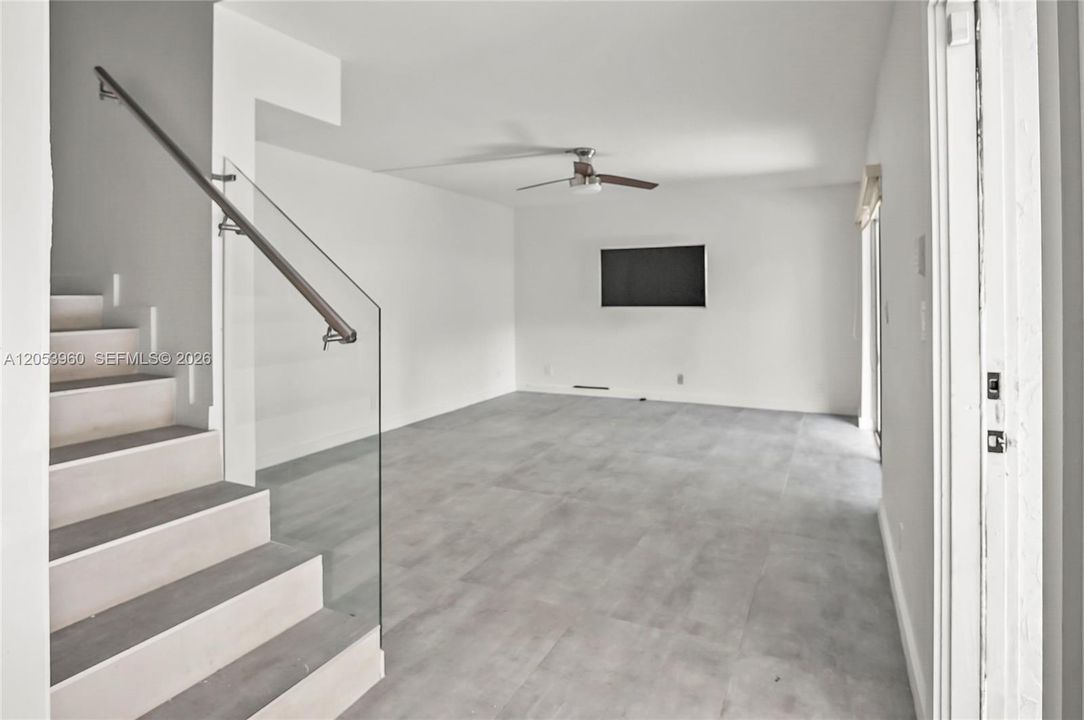 En Venta: $370,000 (2 camas, 2 baños, 1500 Pies cuadrados)