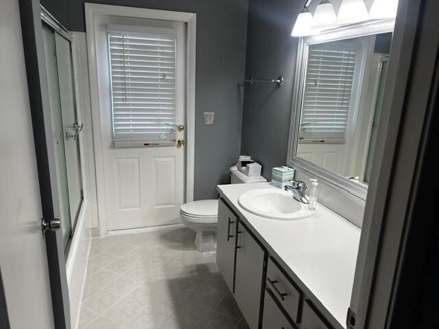 the 2nd and cabana bath