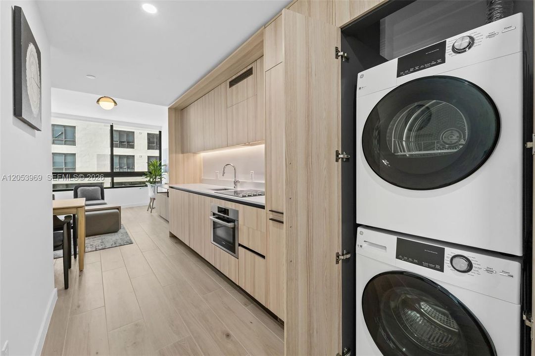 На продажу: $825,000 (2 спален, 2 ванн, 696 Квадратных фут)