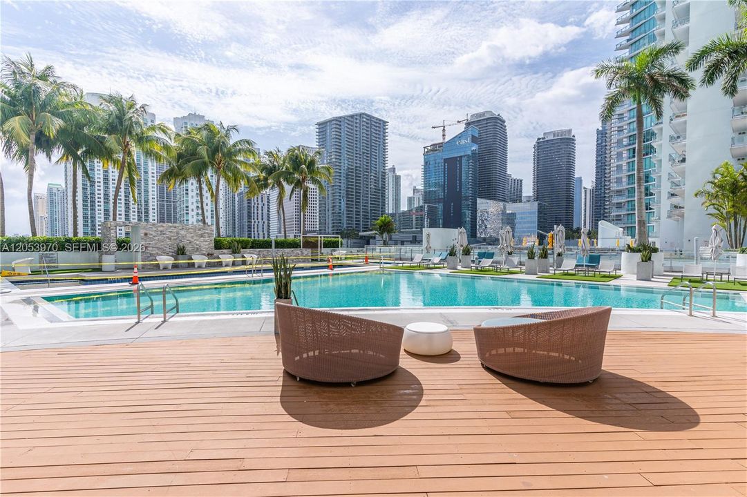 For Rent: $3,900 (2 beds, 2 baths, 1114 Square Feet)