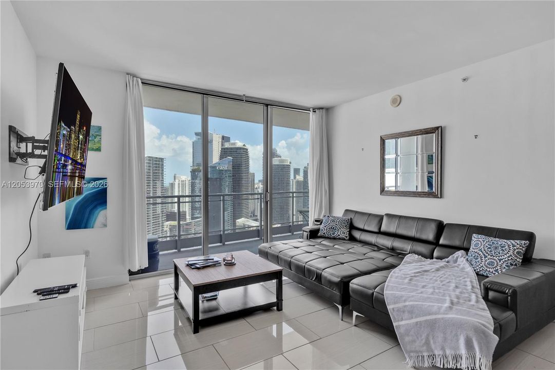 For Rent: $3,900 (2 beds, 2 baths, 1114 Square Feet)