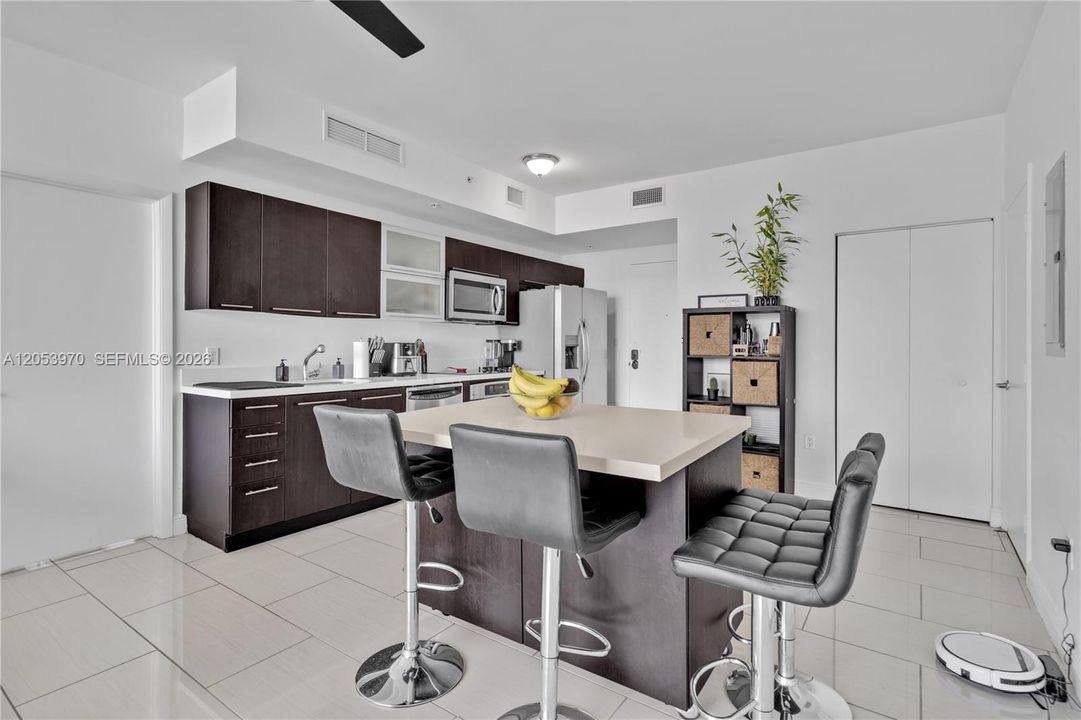 For Rent: $3,900 (2 beds, 2 baths, 1114 Square Feet)