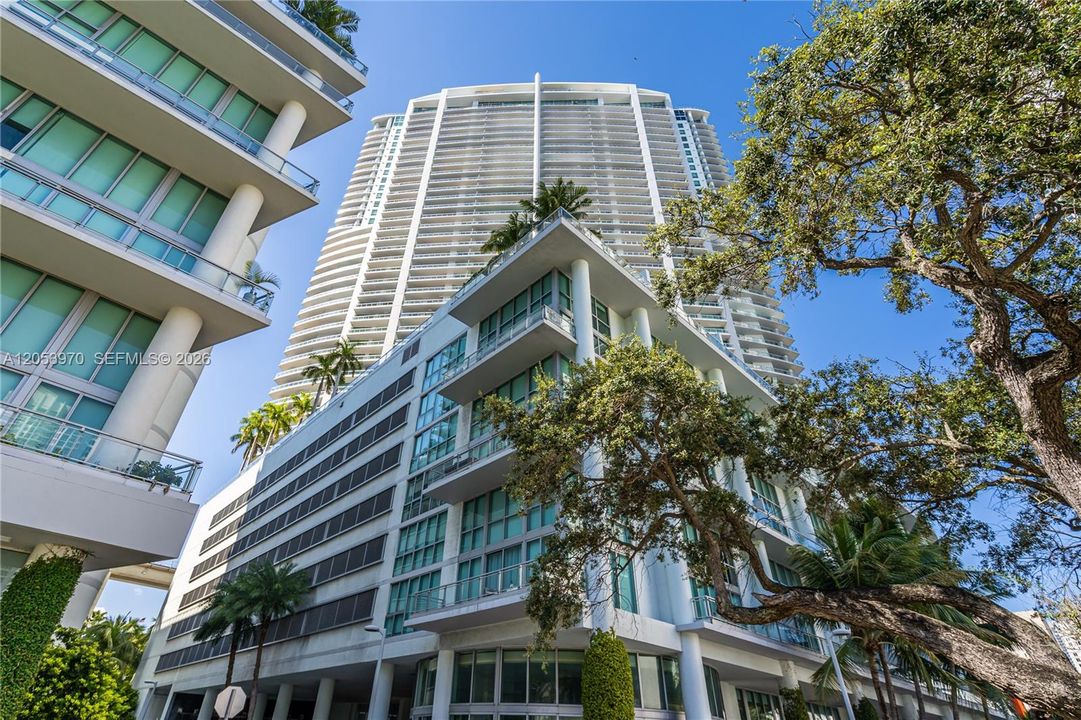 For Rent: $3,900 (2 beds, 2 baths, 1114 Square Feet)