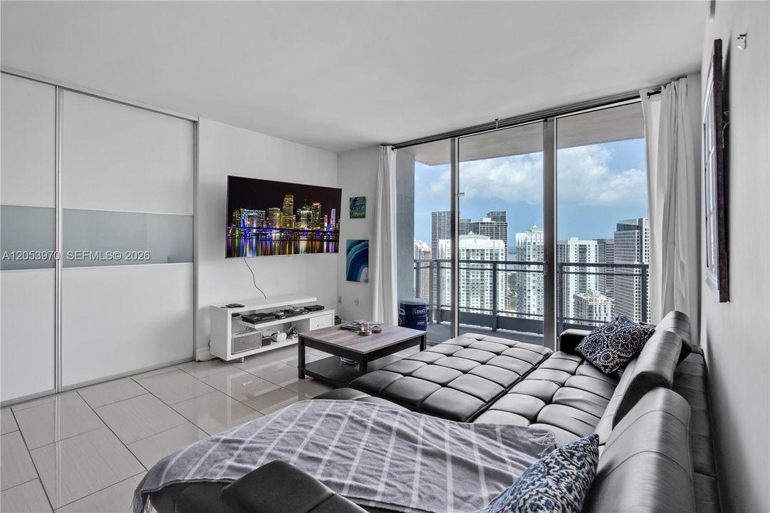 For Rent: $3,900 (2 beds, 2 baths, 1114 Square Feet)