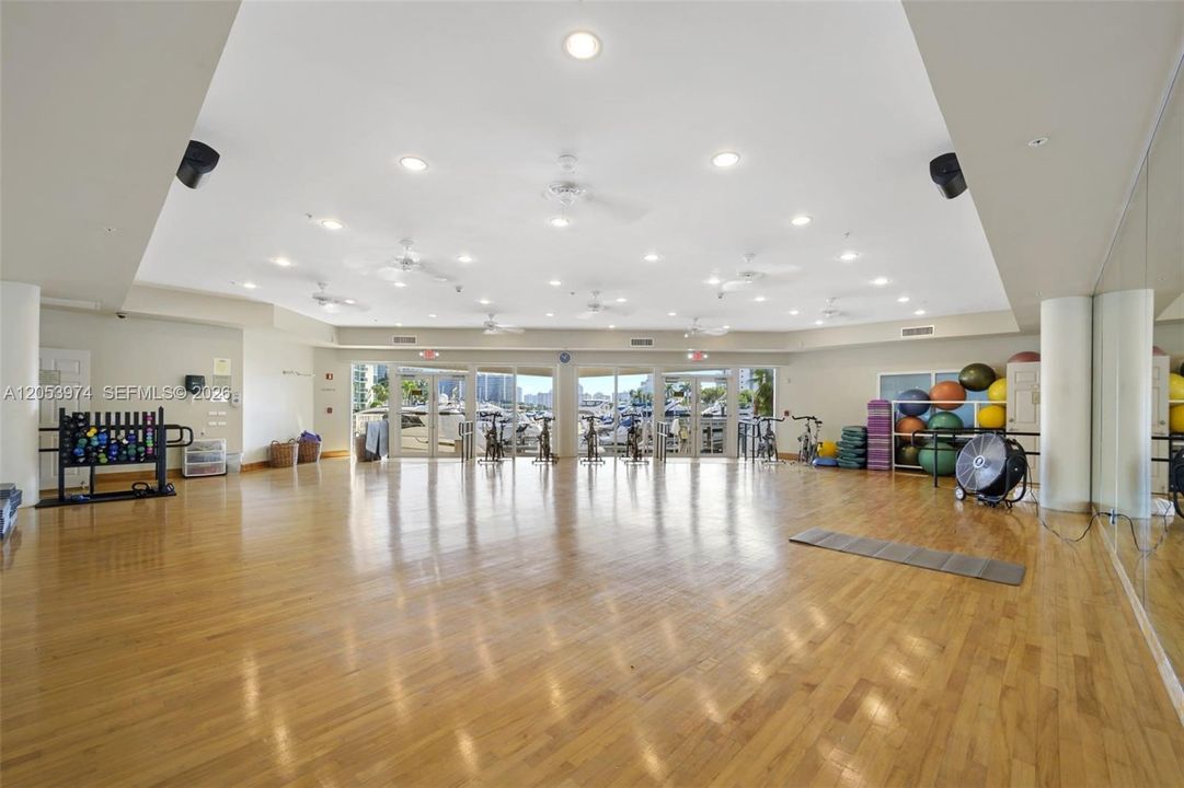 For Sale: $469,000 (2 beds, 2 baths, 1610 Square Feet)