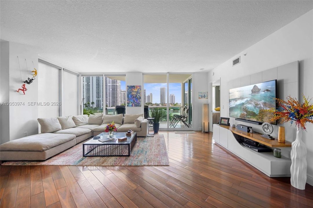 For Sale: $469,000 (2 beds, 2 baths, 1610 Square Feet)