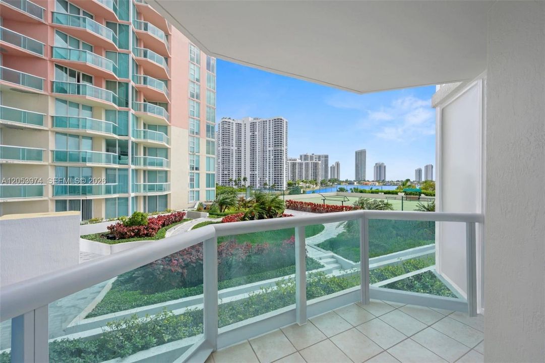 For Sale: $469,000 (2 beds, 2 baths, 1610 Square Feet)