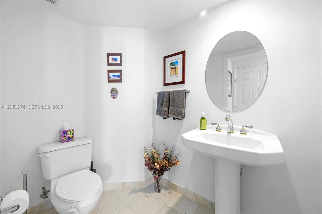 For Sale: $469,000 (2 beds, 2 baths, 1610 Square Feet)